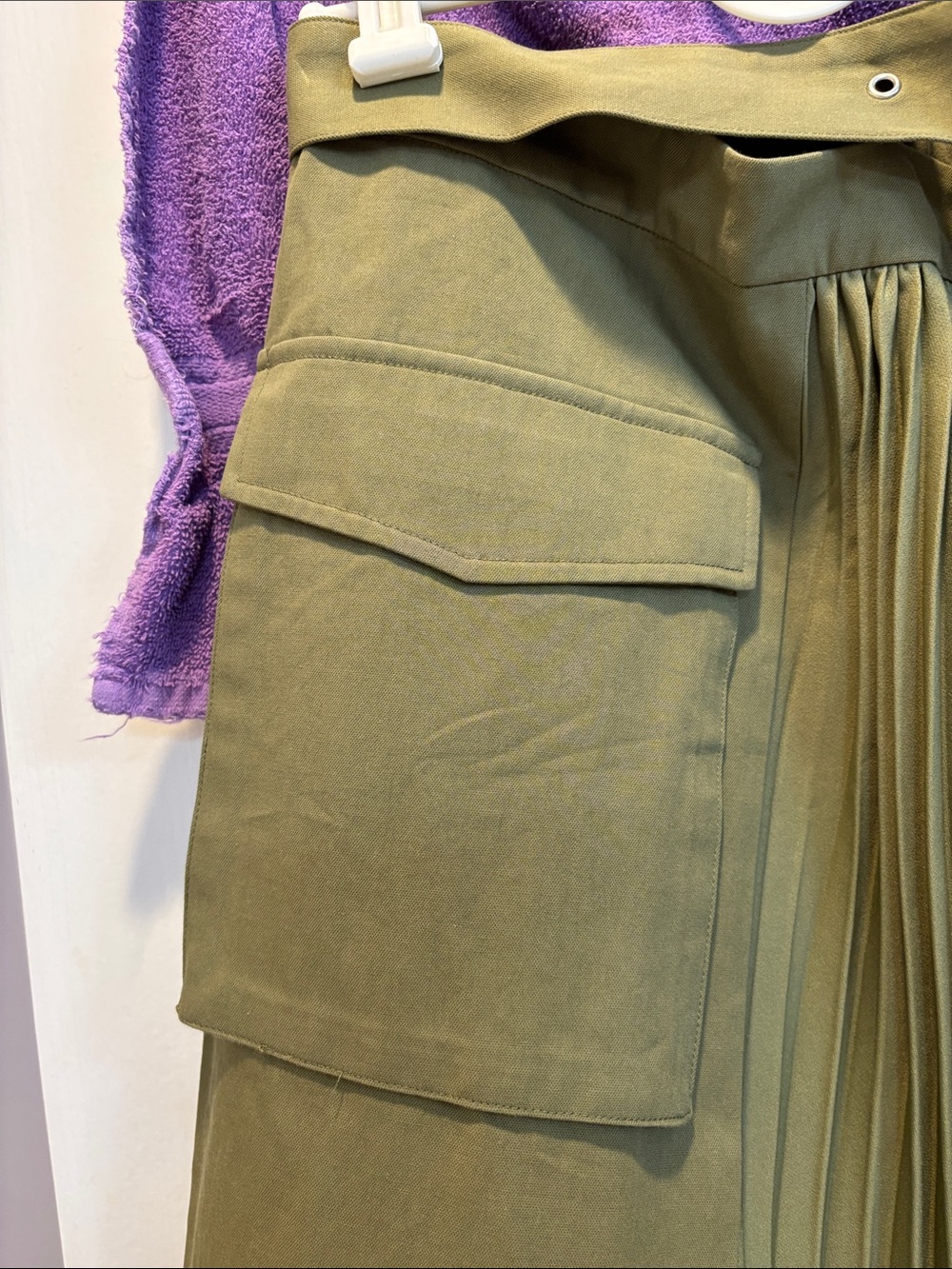 NWT Anthropologie Olive Green Pleated Midi Skirt with Belt - Picture 3 of 8